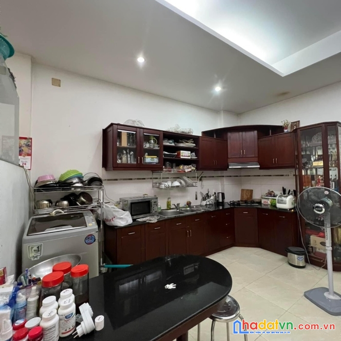 Nhà đẹp 5 tầng, cmt8, q3, hẻm thông, không lộ giới, tặng nt xịn, ngang 5m, 100m2, 10.8 tỷ