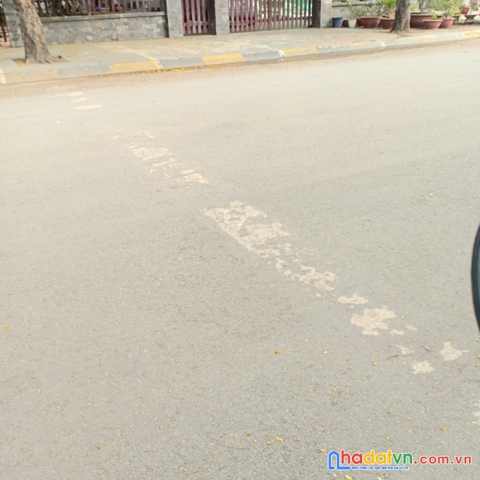 Bán nhà mặt tiền tô ngọc vân, 100m2 ngang trên 10m2 chỉ 6 tỷ., linh đông thủ đức.