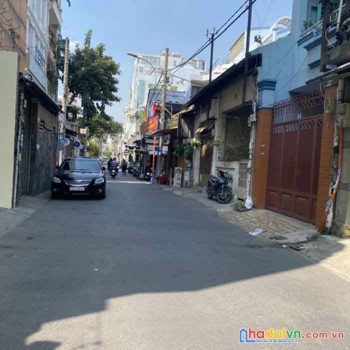 Xuất cảnh, cần bán gấp căn góc 2 mt đinh công tráng, tân định, quận 1.