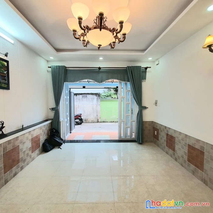 Nhỉnh 4 tỷ nhà 3 tầng đúc ngay nguyễn văn lượng, 4 x13m hẻm xe hơi đậu cách 10m