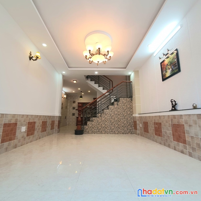 Nhỉnh 4 tỷ nhà 3 tầng đúc ngay nguyễn văn lượng, 4 x13m hẻm xe hơi đậu cách 10m