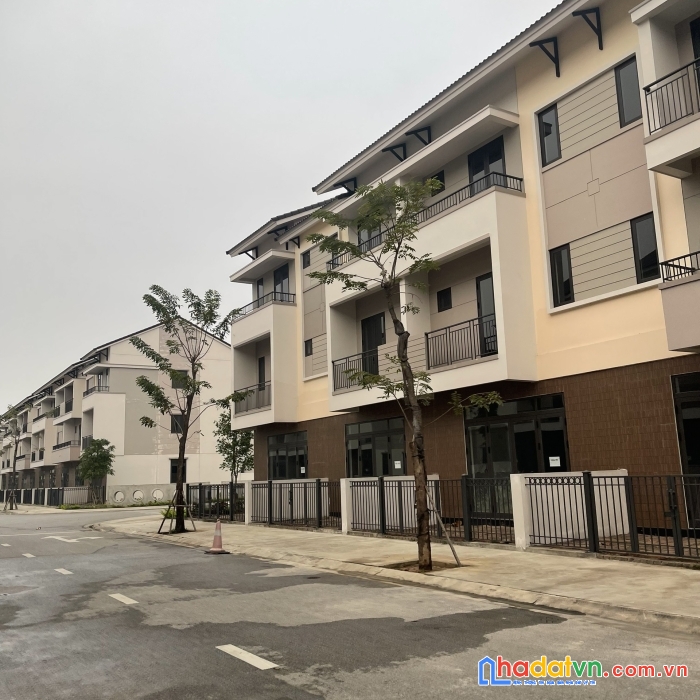 Bán nhà 3 tầng trục thông 90m2 chỉ từ 4 tỷ xxx cách long biên 10km