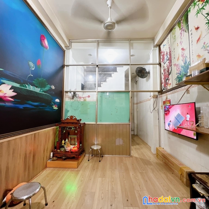 Bán nhà rẻ p.13 q4 cách mặt tiền 15m đúc 5 tấm hơn 2 tỷ - 3 phòng ngũ 4 wc
