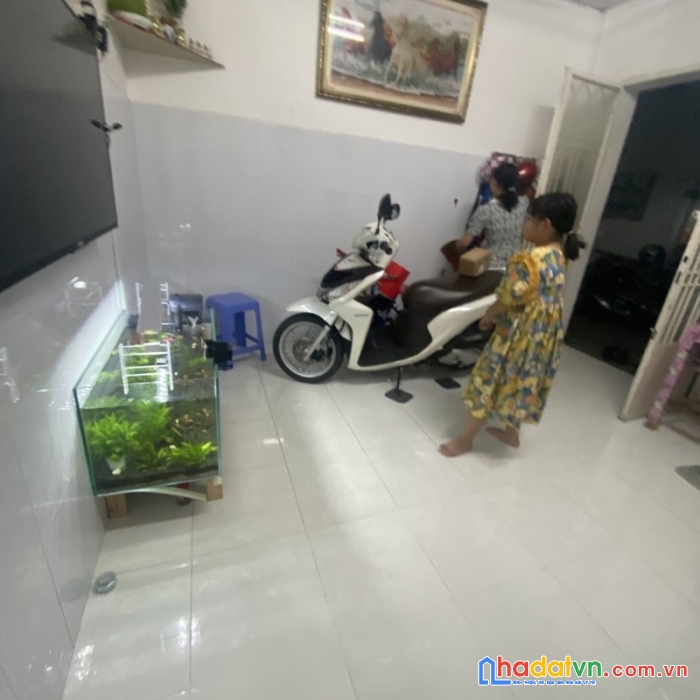 Bán nhà hxh đậu cửa thạch lam 41m2 2t 2pn khu an ninh, dân trí, giá chỉ 5tỷx