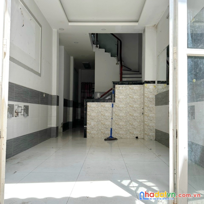 Nhà 3 tầng mt hẻm 1225 phạm thế hiển p5q8. giá 3,78 tỷ