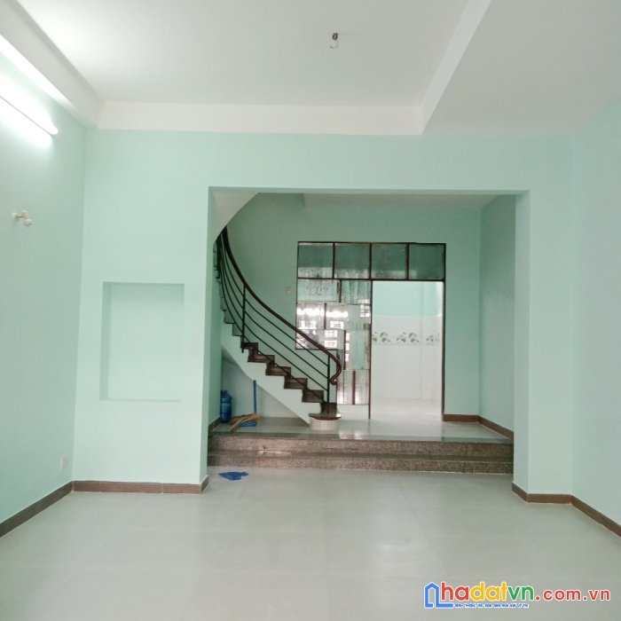 Nhà thuê 4 tầng mới đs 5 góc phạm hùng, p4q8 - giá : 22 triệu