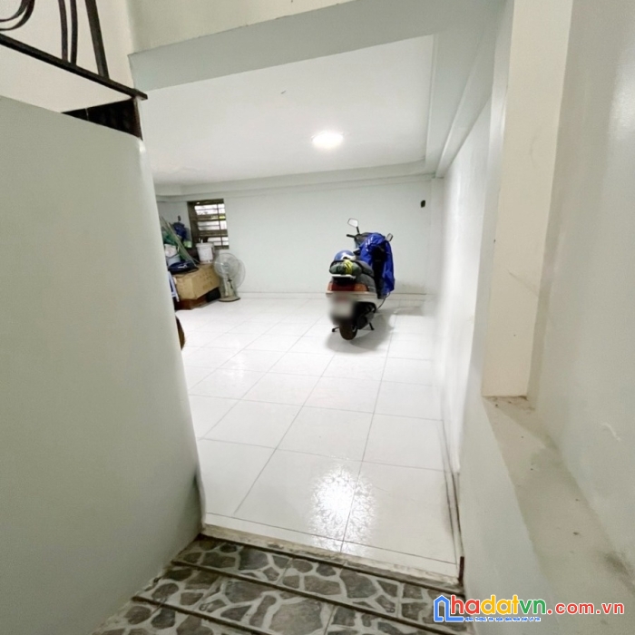 Nhà thuê 4 tầng mới đs 5 góc phạm hùng, p4q8 - giá : 22 triệu