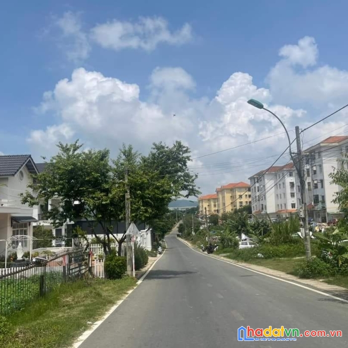 ( gấp quá rồi ) bán gấp biệt thự đẹp mặt tiền đường tô vĩnh diện, đà lạt 727m2 giá 42 tỷ -> 30 tỷ