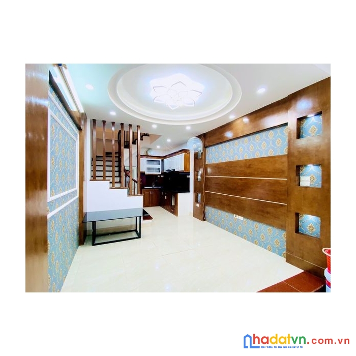 Chủ cần bán gấp nhà phố khương trung quận thanh xuân dt:35m2 5 tầng mt:3.5m 3 phòng ngủ rộng