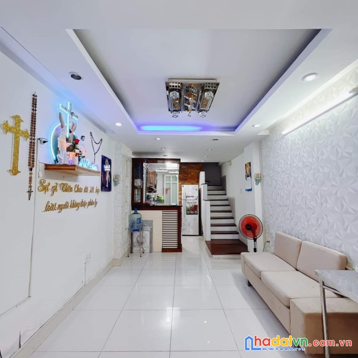 Ngon - bổ - 1bước ra mt trần hưng đạo - 4 lầu - mới - an ninh - hộ khẩu quận 1