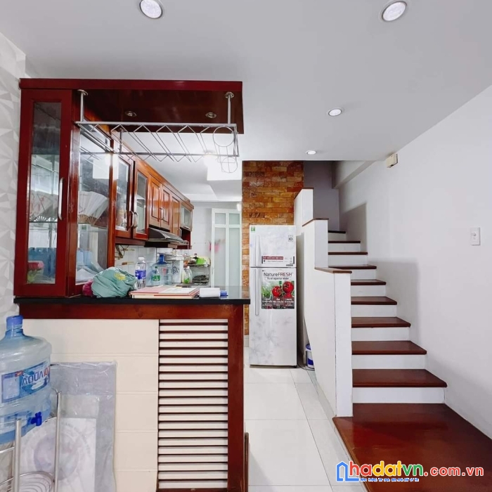 Ngon - bổ - 1bước ra mt trần hưng đạo - 4 lầu - mới - an ninh - hộ khẩu quận 1