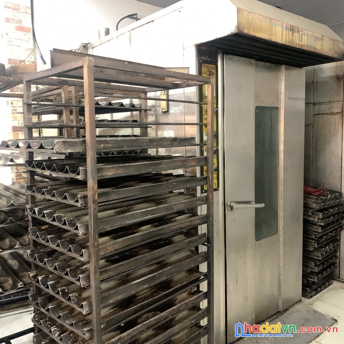 Quận thủ đức ,sang tiệm bánh – lò bánh mì , mt số 1023 tỉnh lộ 43 , f. bình chiểu, tel : 0961434434