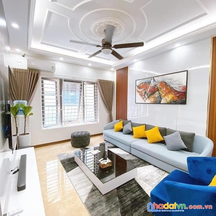 Cho thuê nhà #trần_thái_tông, cg 55m2. 4p cực rộng. làm vp đỉnh. ô tô đỗ cửa. giá hữu nghị
