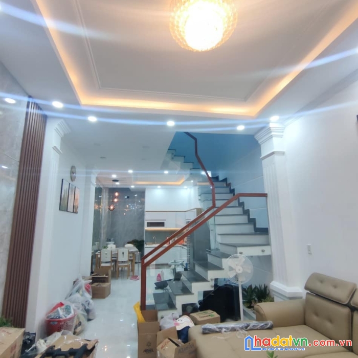 Bán nhà 4 tầng mới ở ngay , hẻm xe hơi,  giáp tân phú, ngộp bank cần bna gấp