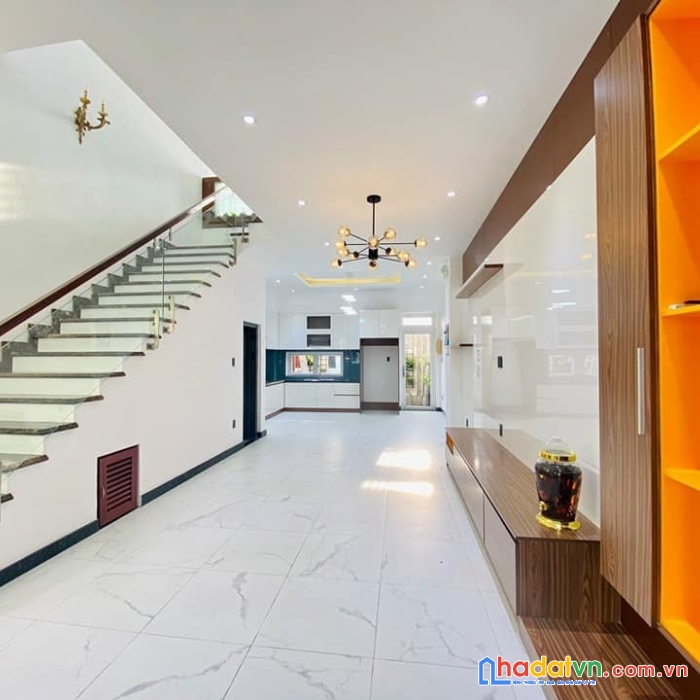 Cho thuê nhà #nguyễn_khang 56m2. mt rộng. ngõ ô tô. 5 phòng. làm vp cực đỉnh. rẻ như cho