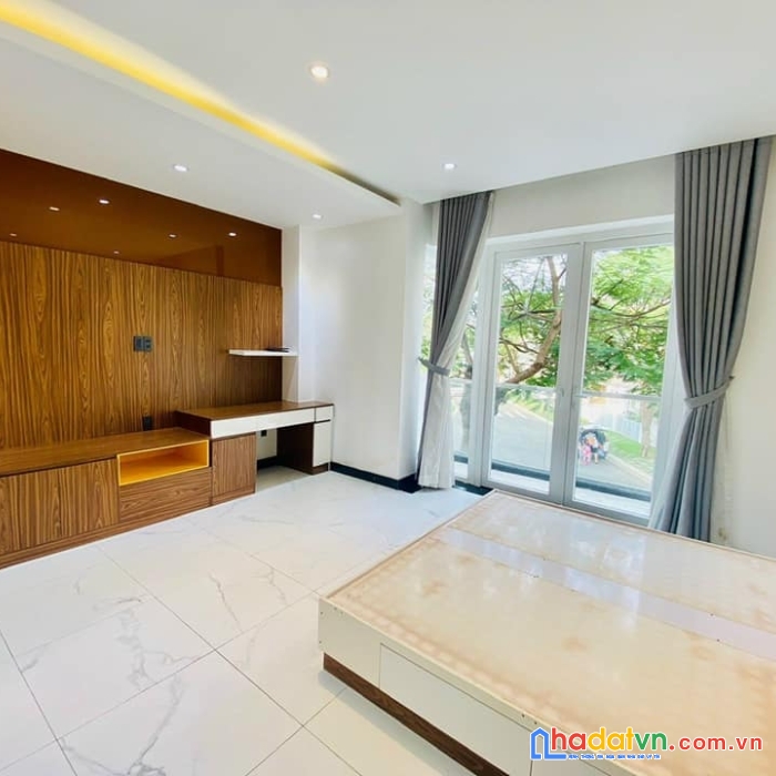 Cho thuê nhà #nguyễn_khang 56m2. mt rộng. ngõ ô tô. 5 phòng. làm vp cực đỉnh. rẻ như cho