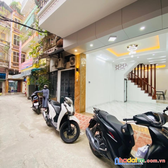 Bán nhà trung liệt 41m x 4 tầng, mt: 4.1m, garo ô tô, sát phố