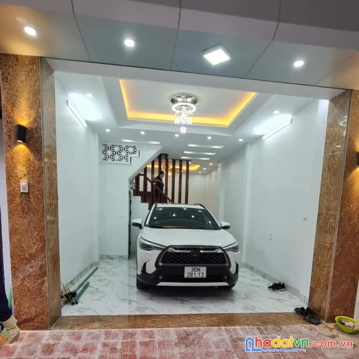 Bán nhà trung liệt 41m x 4 tầng, mt: 4.1m, garo ô tô, sát phố