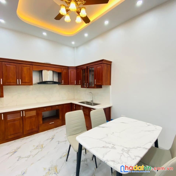 Bán nhà trung liệt 41m x 4 tầng, mt: 4.1m, garo ô tô, sát phố