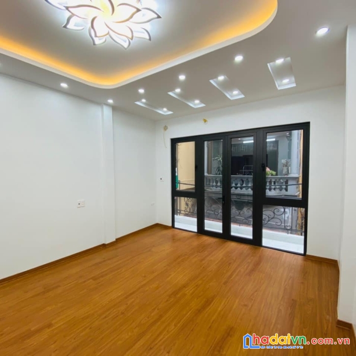 Bán nhà trung liệt 41m x 4 tầng, mt: 4.1m, garo ô tô, sát phố