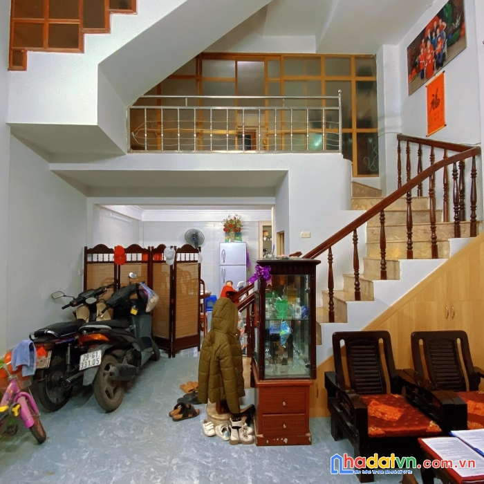 Bán nhà phân lô hoàng cầu đống đa ô tô đỗ cửa 42m 4 tầng 7.5 tỷ