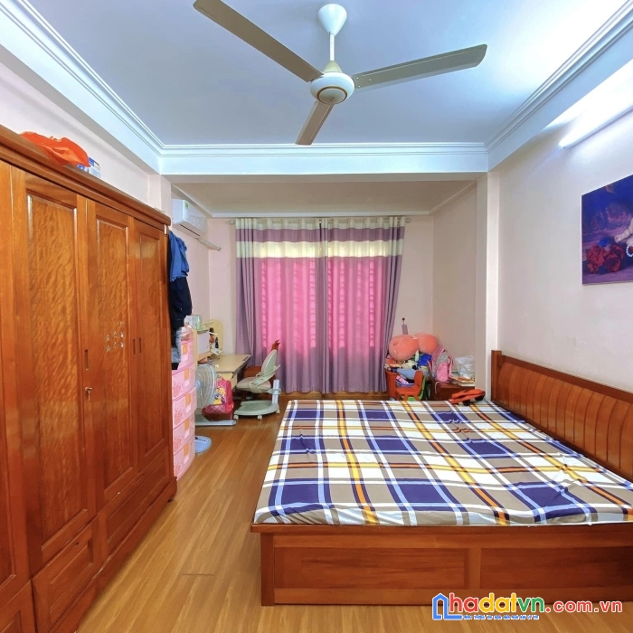Bán nhà phân lô hoàng cầu đống đa ô tô đỗ cửa 42m 4 tầng 7.5 tỷ