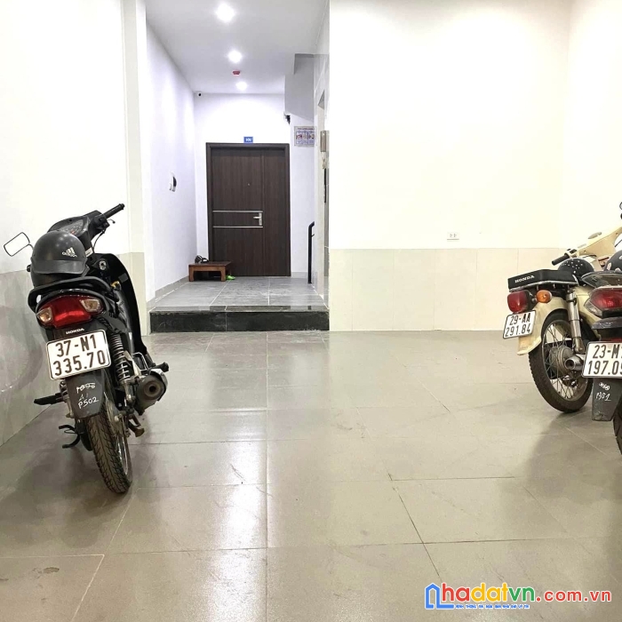 Bán nhà dòng tiền lô góc,100m 7 tầng đường láng đống đa 16 tỷ
94 7 5 16 tỷ