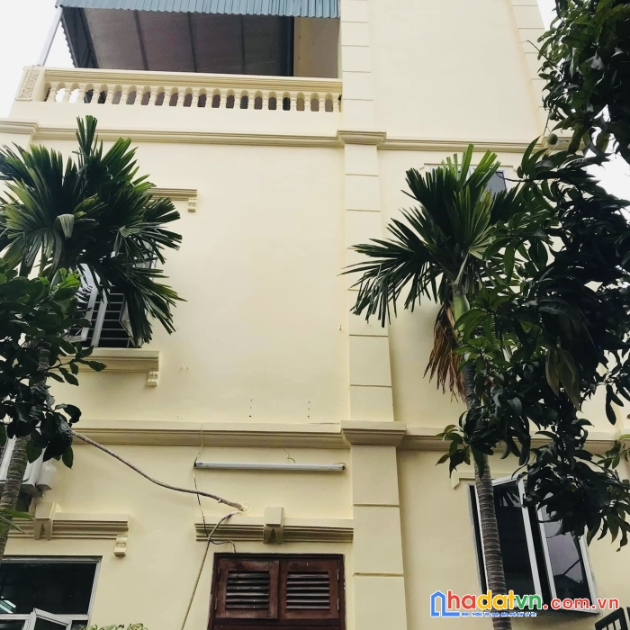 Cho thuê nhà 3 tầng mặt phố nam dư gần trường học và chợ