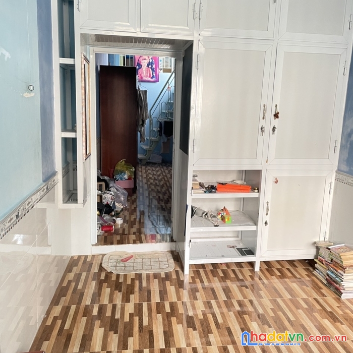 Bán nhà rẻ đoàn văn bơ q4 ngang 3x12.5m- đúc 4 tấm dưới  3 tỷ