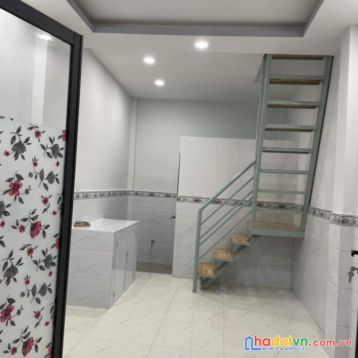 Bán nhà rẻ đẹp đoàn văn bơ q4 ngang 3x7m-2 tấm có 1 tỷ hơn