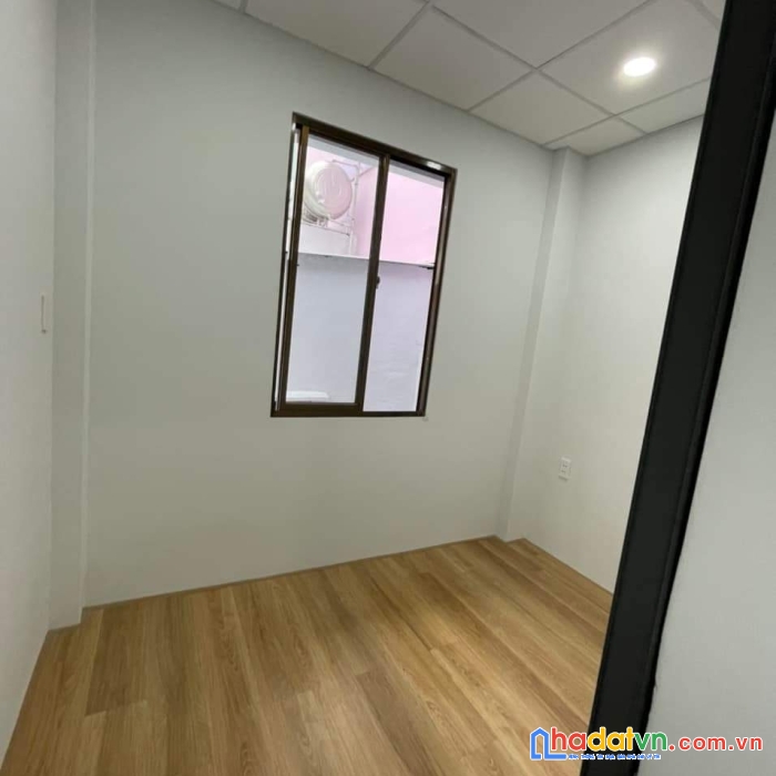 Bán nhà rẻ đẹp đoàn văn bơ q4 ngang 3x7m-2 tấm có 1 tỷ hơn