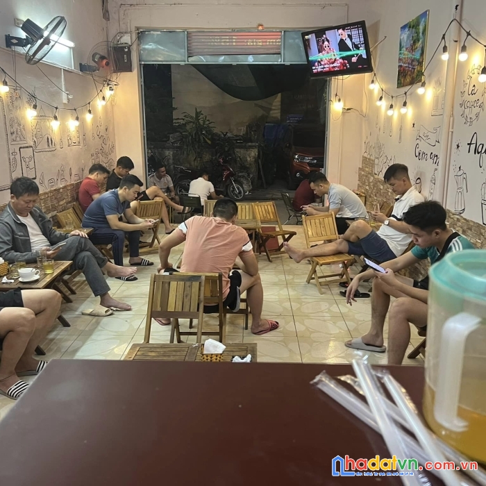 Sang nhượng quán cafe.....cổng số 2 học việc cảnh sát