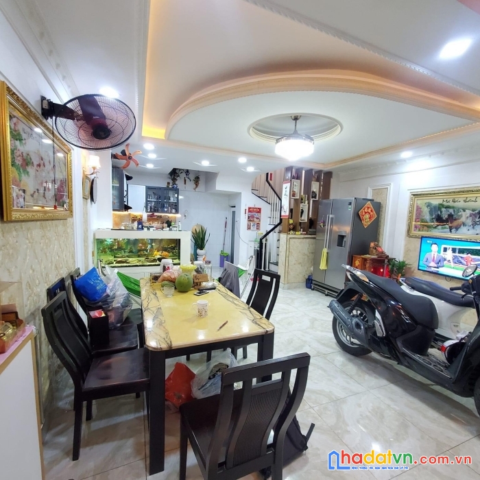 Nhà đẹp, khu vip, sát hxh thông phan đăng lưu, pn, 5 tầng, 3pn, tặng hết nt,49m2, nhỉnh 8 tỷ