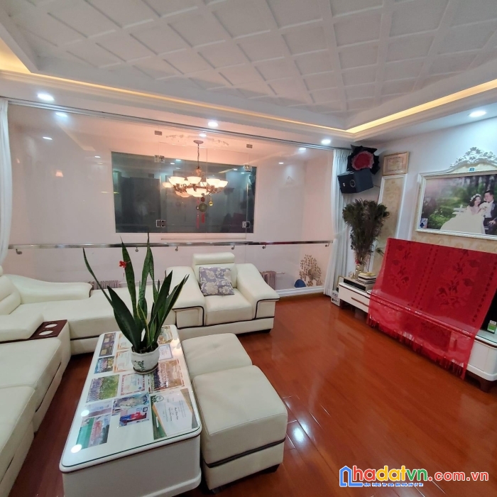 Nhà đẹp, khu vip, sát hxh thông phan đăng lưu, pn, 5 tầng, 3pn, tặng hết nt,49m2, nhỉnh 8 tỷ