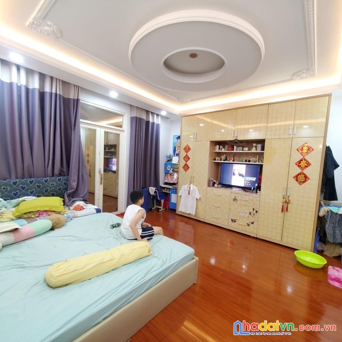 Nhà đẹp, khu vip, sát hxh thông phan đăng lưu, pn, 5 tầng, 3pn, tặng hết nt,49m2, nhỉnh 8 tỷ