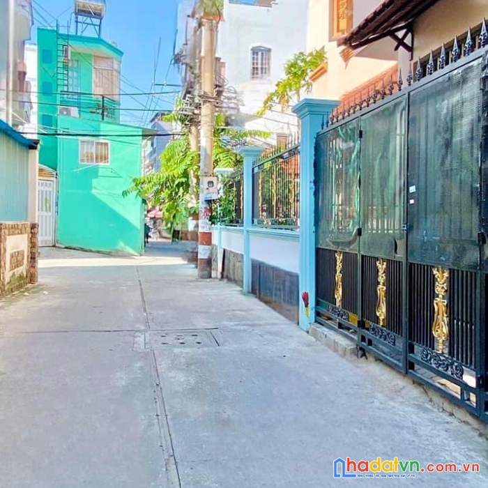 Bán nhà 4 tầng, hẻm xe hơi 4m, đường lũy bán bích, tân phú.