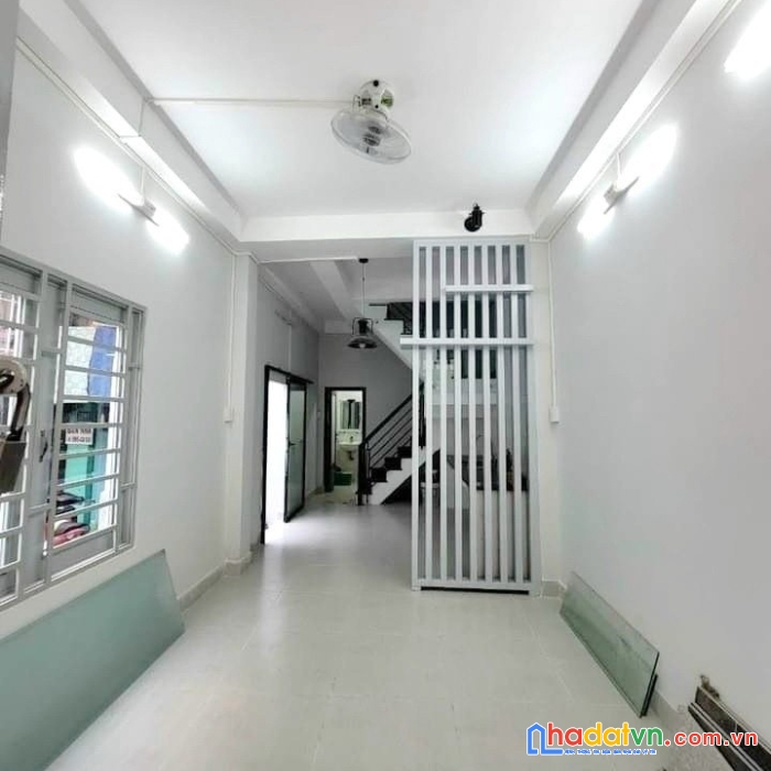 Cho thuê nnc hẻm hưng phú phường 9 quận 8. giá 12 triệu