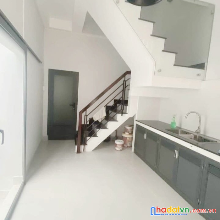 Cho thuê nnc hẻm hưng phú phường 9 quận 8. giá 12 triệu