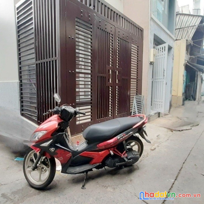 Cho thuê nnc hẻm hưng phú phường 9 quận 8. giá 12 triệu