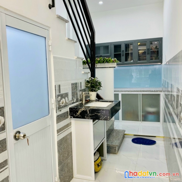 Nhà 2 tầng mới đường nguyễn chế nghĩa, p12 q8. giá 2,2 tỷ