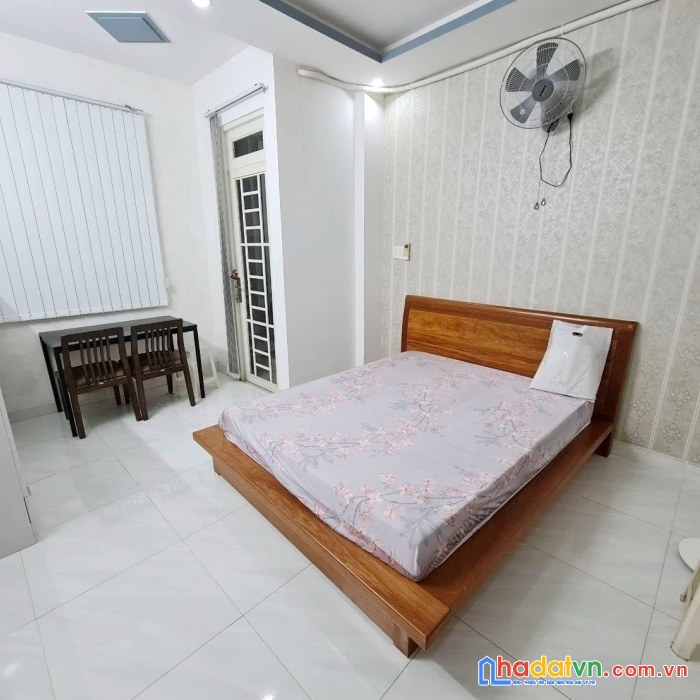 Nhà 4 tầng mặt tiền thụt đường âu dương lân p3q8. giá 5,7 tỷ tl