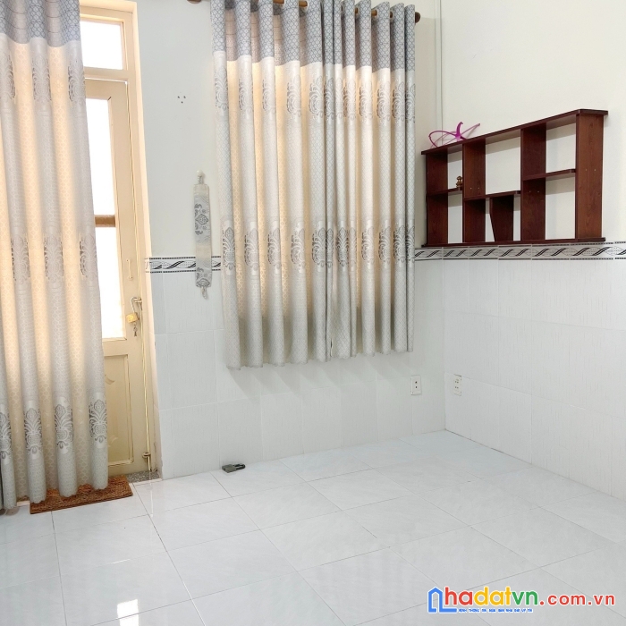 Cho thuê nhà 2 tầng hẻm 125 nguyễn thị tần p2q8 - giá : 9 triệu