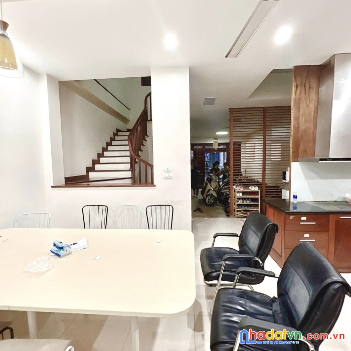 Bán nhà pl liền kề kđt yên hoà, trung kính, 75m2, 27.5 tỷ, view vườn hoa, ô tô đỗ ngày đêm