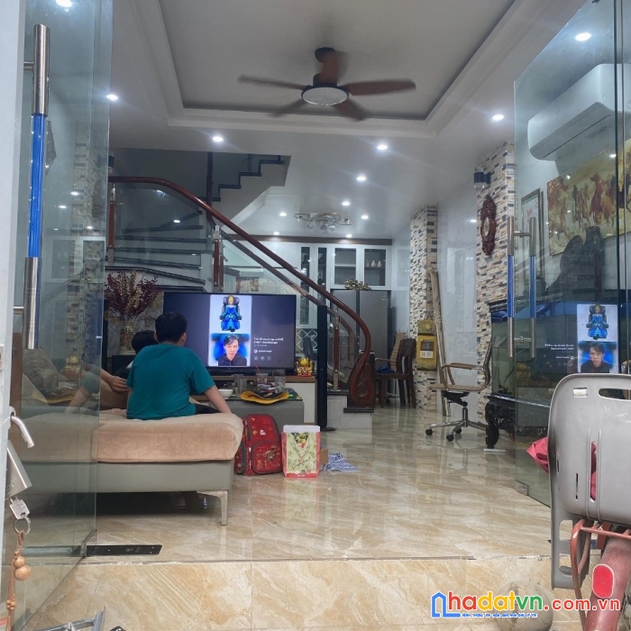 Bán nhà 2 tầng ngõ 445 lạc long quân, (ngõ 158 võ chí công), tây hồ, hà nội
