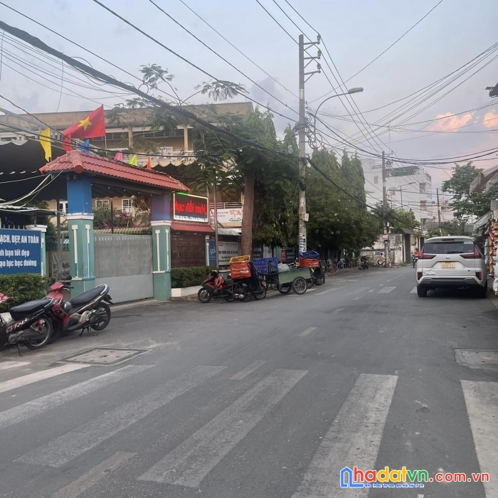Tt quận 12 - 1 bước qua gò vấp - hẻm 3m thông - 20m ra mặt tiền - không quy hoạch - đang cho thuê