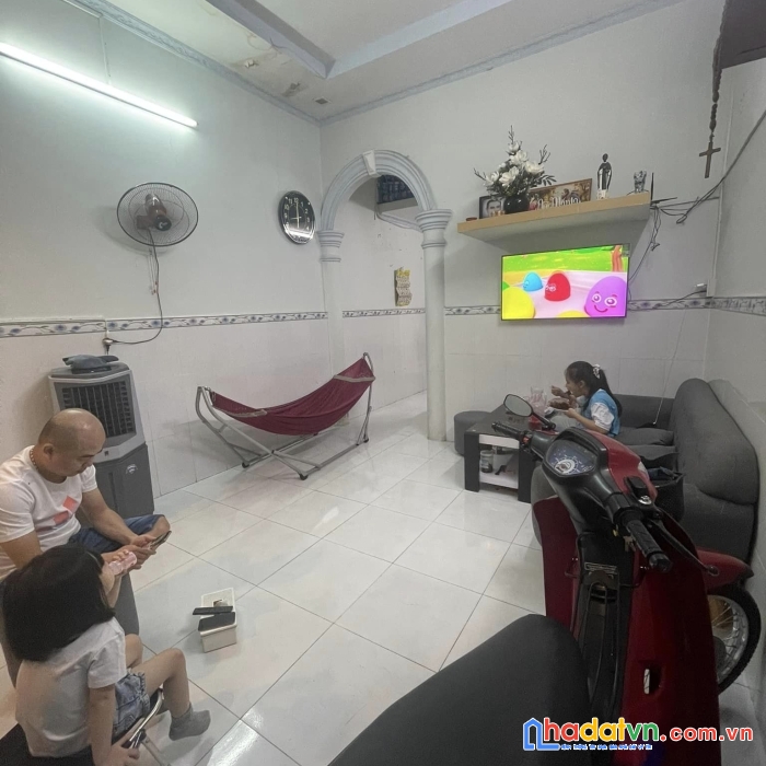 Tt quận 12 - 1 bước qua gò vấp - hẻm 3m thông - 20m ra mặt tiền - không quy hoạch - đang cho thuê