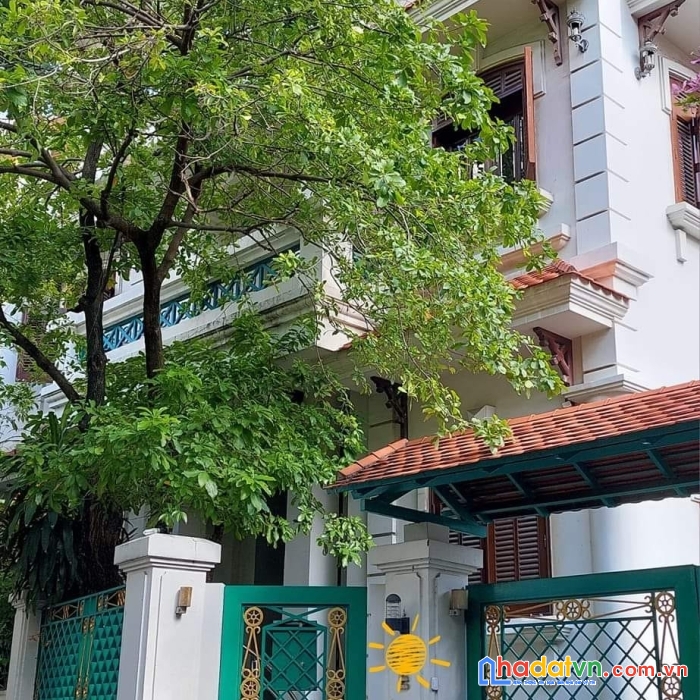Bán nhà khu biệt thự võ thị sáu quận 3, ngang 18x18.3, giá 39.9 tỷ