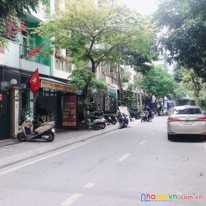 Cho thuê nhà 90m2 #hoàng_quốc_việt phân lô, ngõ xe tải tránh, có vỉa hè 5m. 18tr