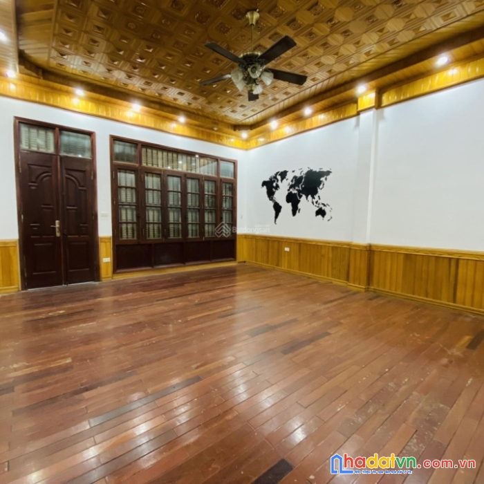 Cho thuê nhà 90m2 #hoàng_quốc_việt phân lô, ngõ xe tải tránh, có vỉa hè 5m. 18tr