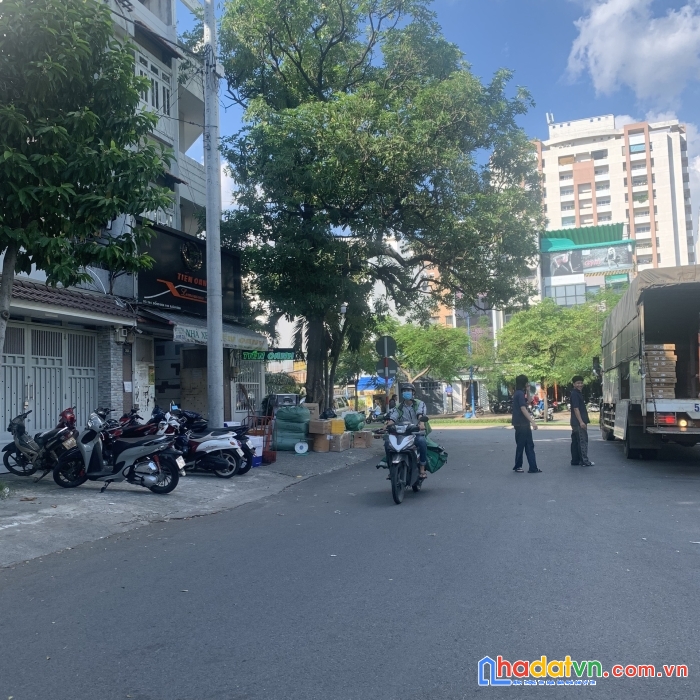 Cho thuê nguyên căn mặt tiền đồng đen, phường 10, quận tân bình